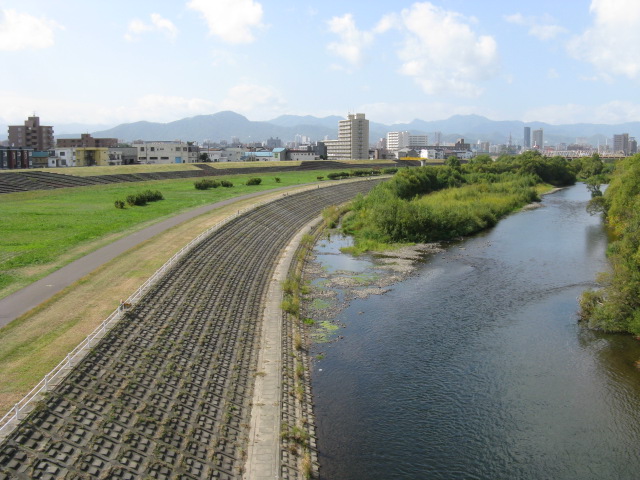 Approaching Sapporo. Rode on a lot sidewalks today to get away from traffic.