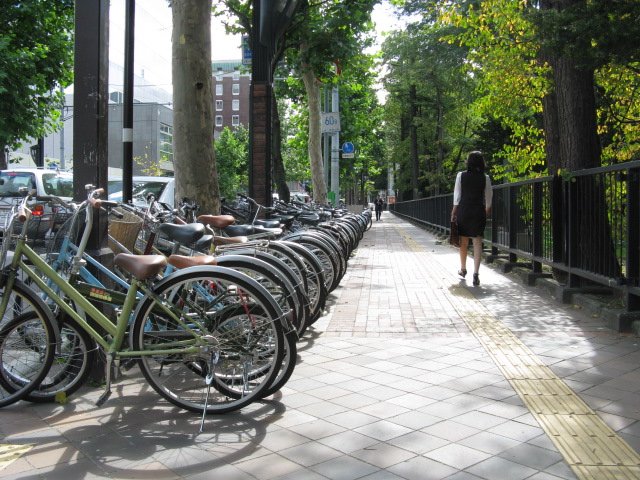 Did I say that bike commuting is common place in Sapporo?