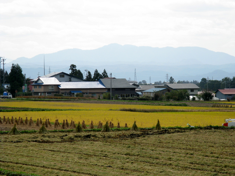 Today, well ride 16 miles to a campground off Lake Inawashiroko.