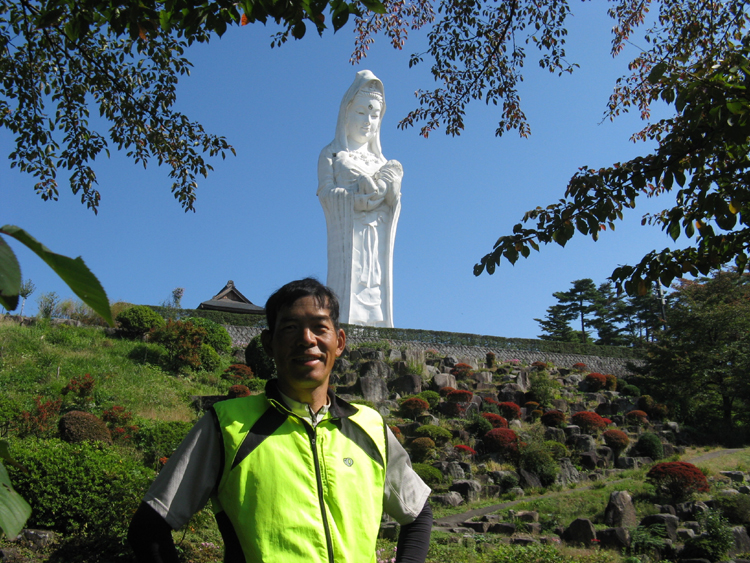 Dropping down from the mountains, we visit a garden which was also home to a large buddha statue.