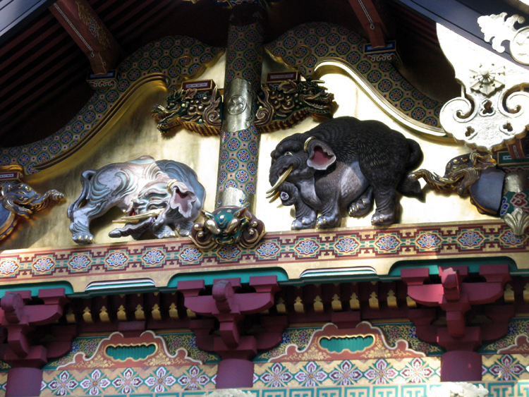 Toshigu Shrine in detail.