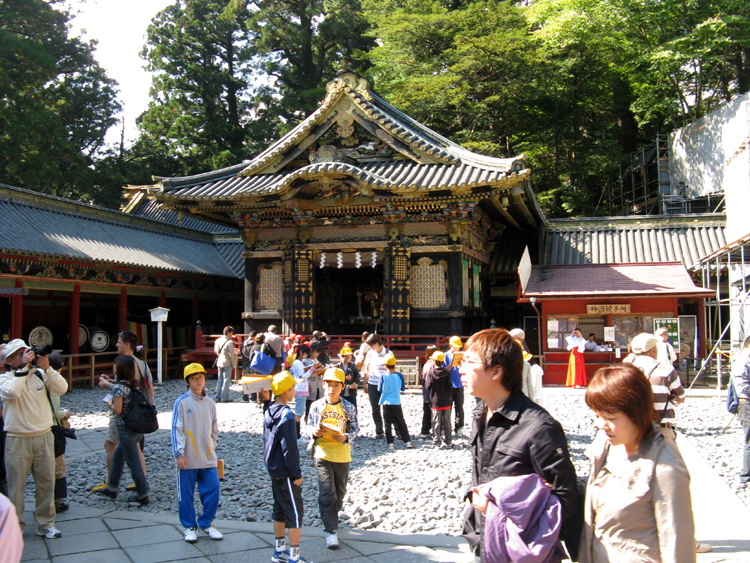Visiting the famous Nikko Toshigu Shrine.