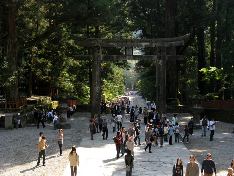 Visiting the famous Nikko Toshigu Shrine.