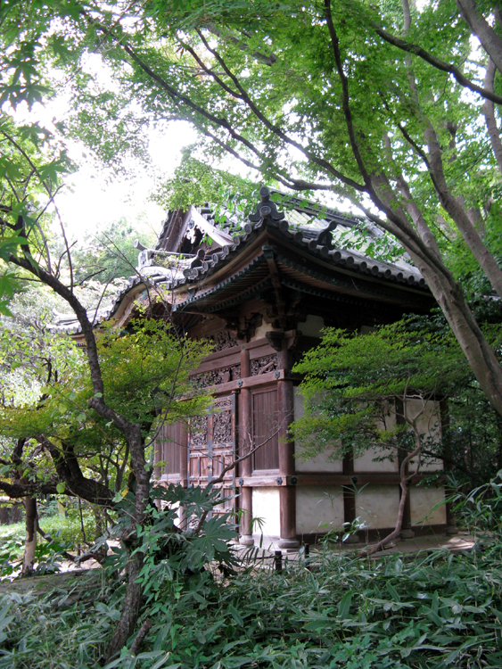 This old Tenzuiji Juto Oido was originally built in 1591 to celebrate a mothers long life.