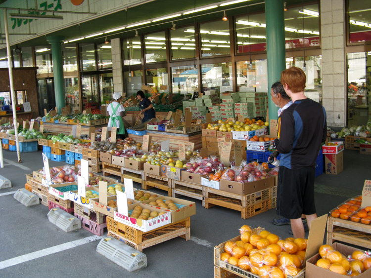 First stop, a marketplace for lunch.