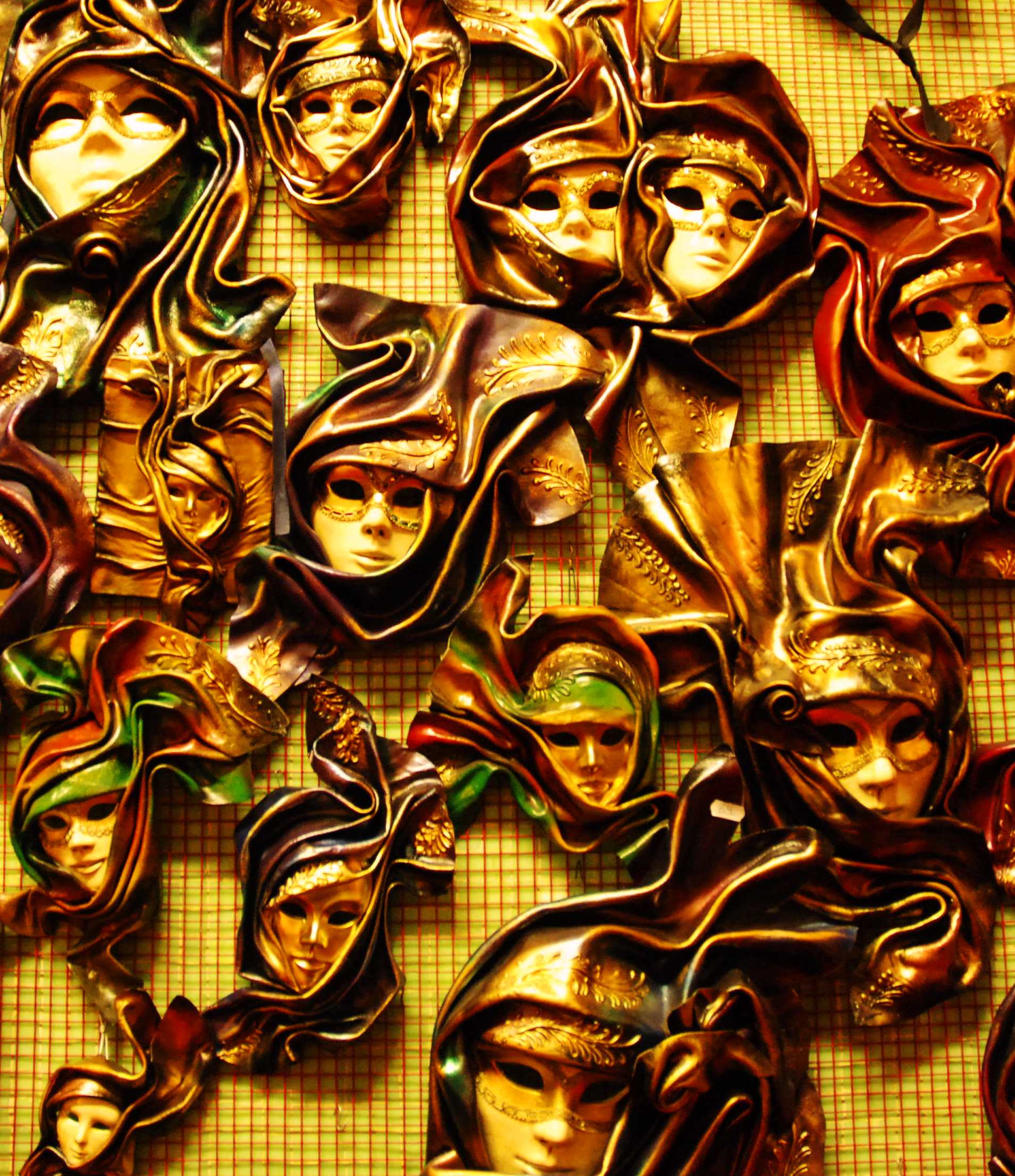Venitian Masks create fields of gold