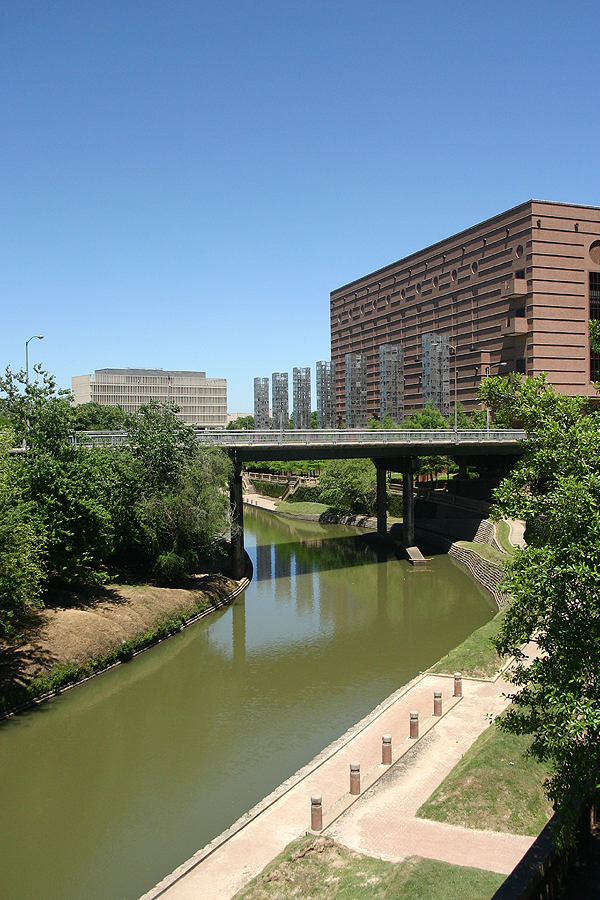 Hou_006.jpg