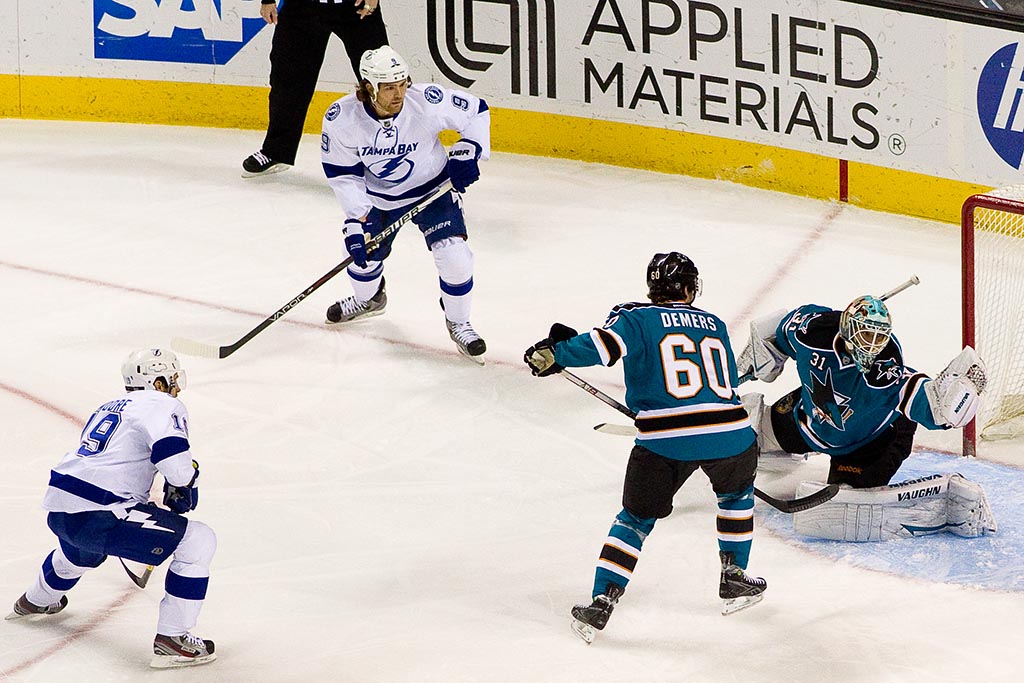 Antti Niemi makes a save on Teddy Purcells shot