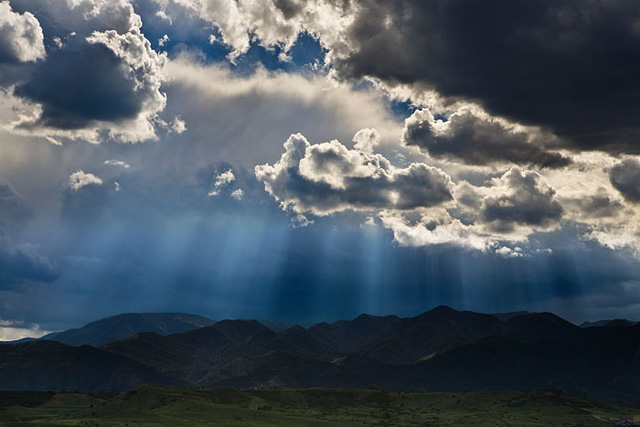 5641 Sky and Rays 640pix.JPG