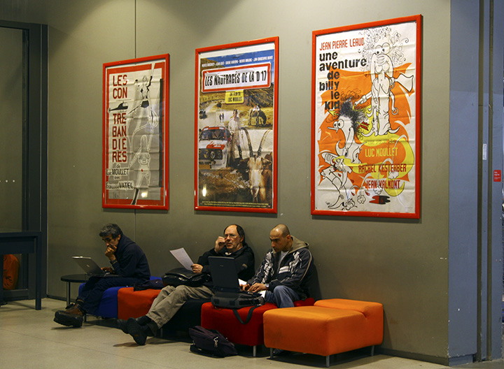 Pompidou men waiting.jpg