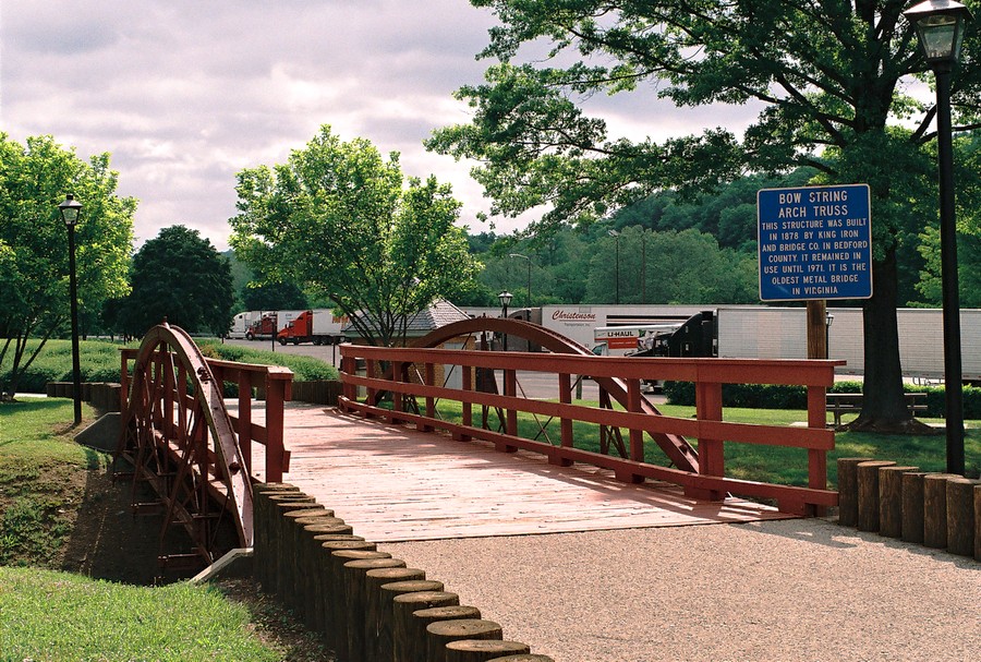 1-12A_iron_bridge_3.JPG