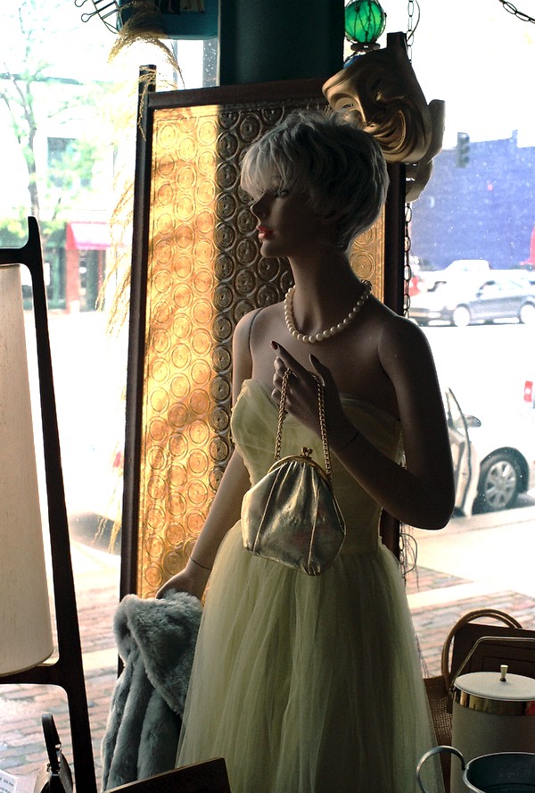 07_w_yellowformal.JPG