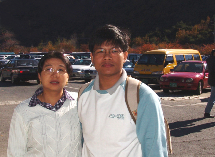 Jiten & Sana are exhausted after the trekking at Bukyeongsa