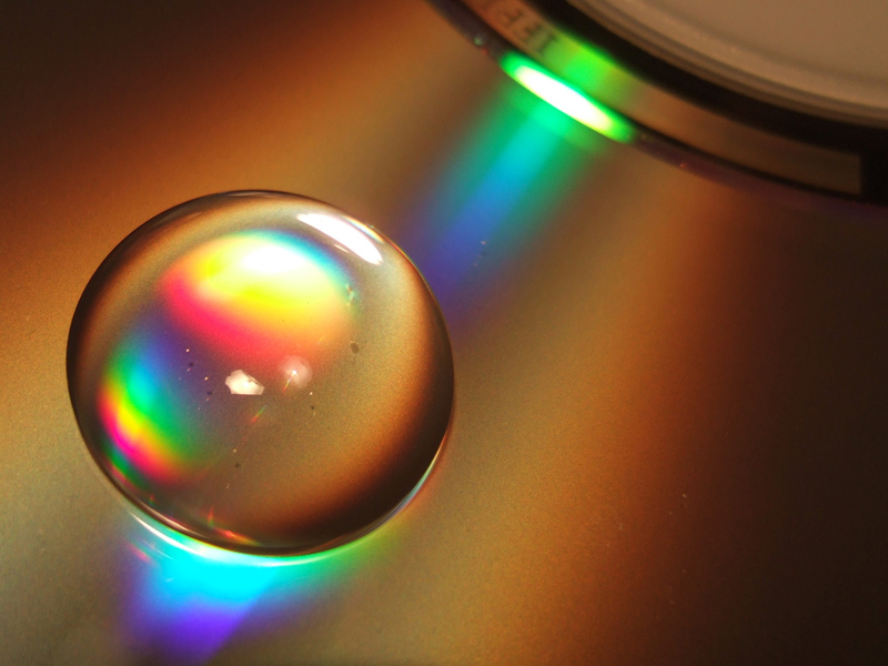 Goccia dacqua su un CD