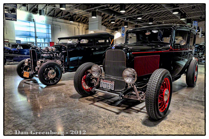 2 1932 Fords