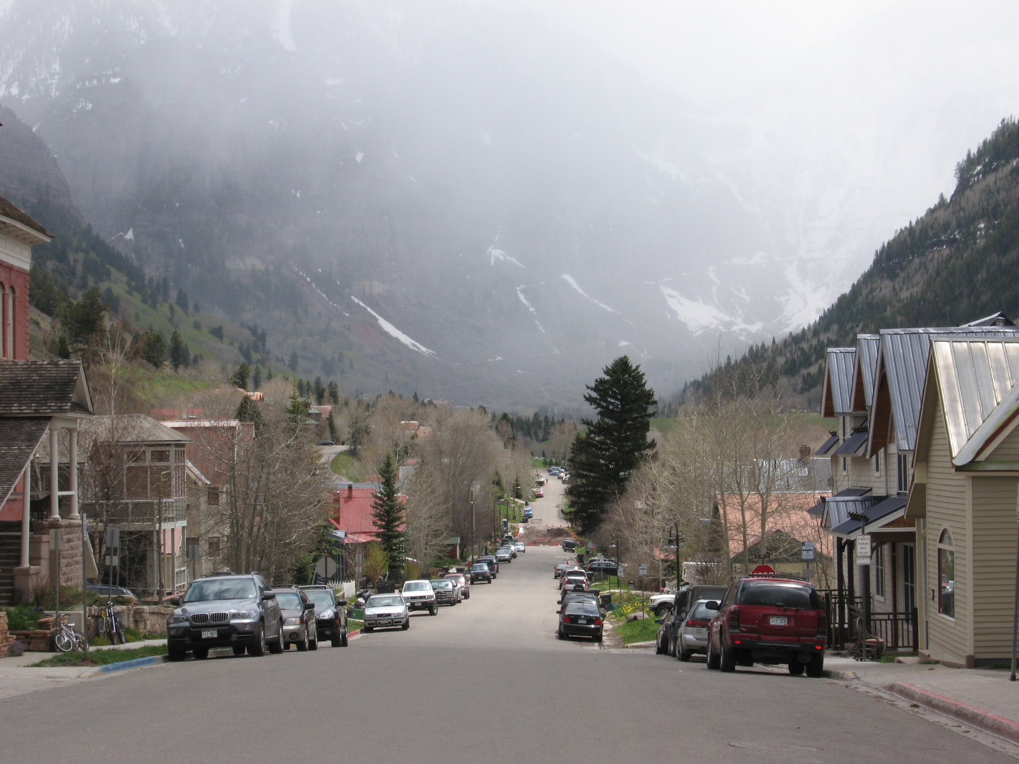Fog_rolling_in_Telluride
