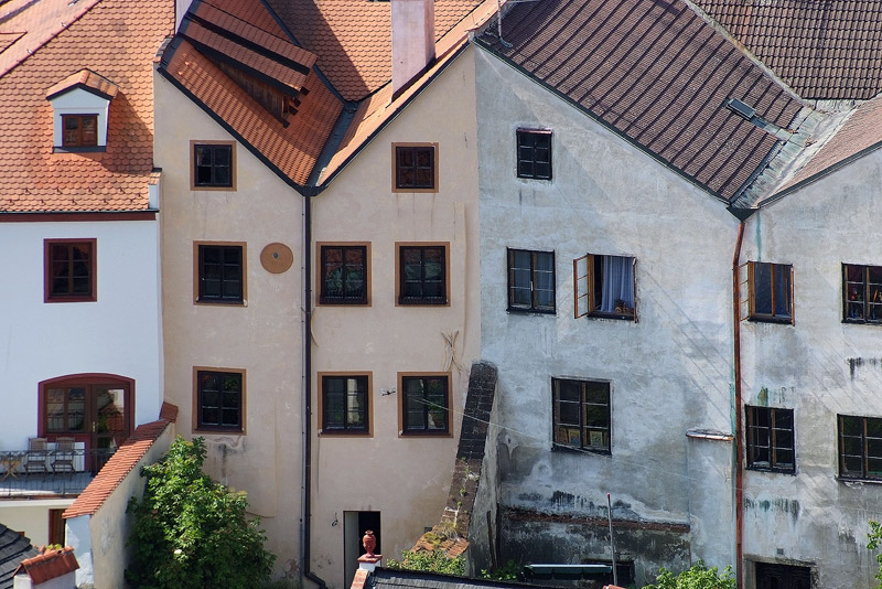 Roofs and Walls - C Krumlov