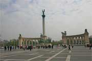 Heroes Square, built in 1896 to commemorate the 1000th anniversary of the arrival of Hungarians in the area
