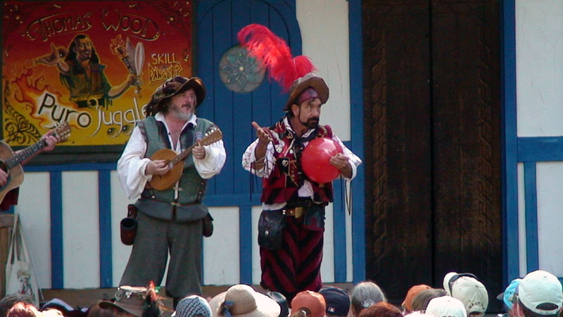 Dueling mandolin and balloon?