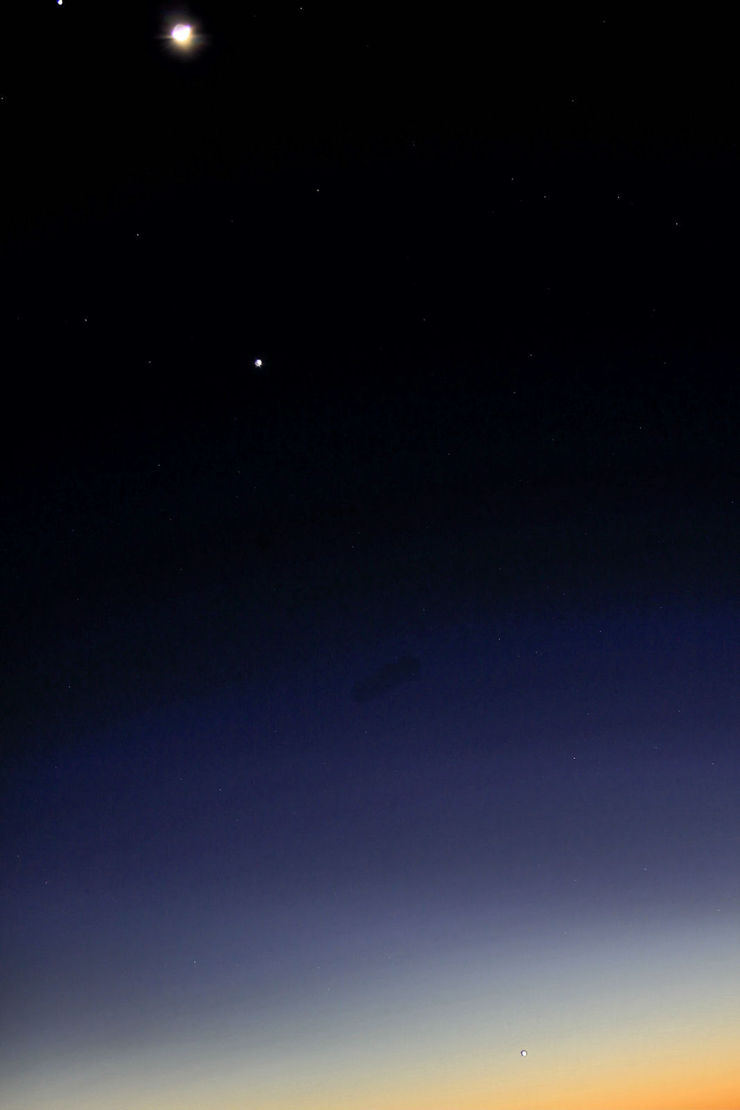 2/25/12, Jupiter Moon Venus & their was a 3Rd Planet Mercury