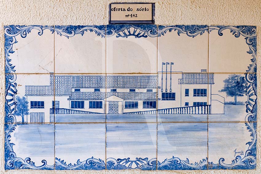 A Junta e o Centro <br>Recreativo em Azulejo