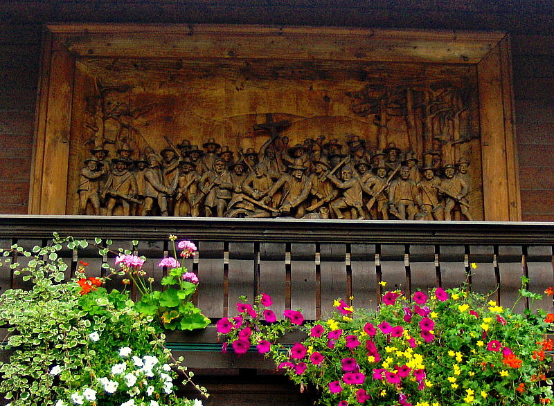 WOODEN TABLEAU