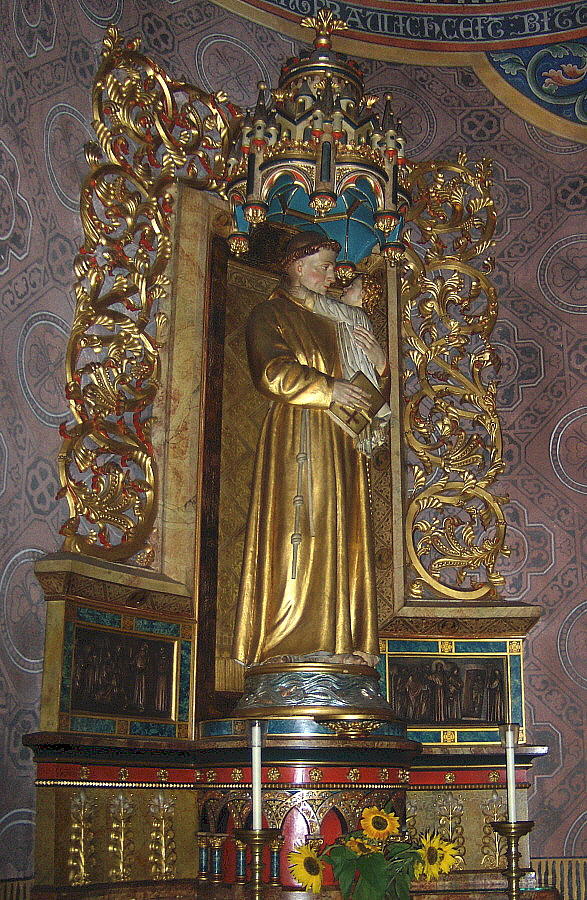ALTAR STATUE