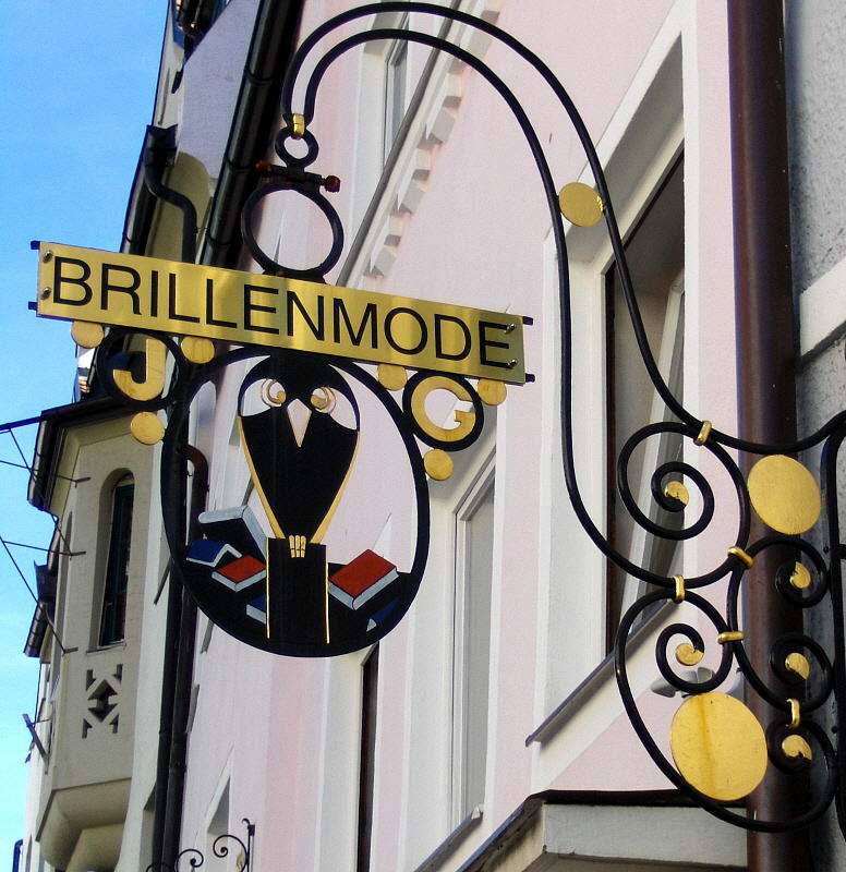 OPTICIANS SHOP SIGN