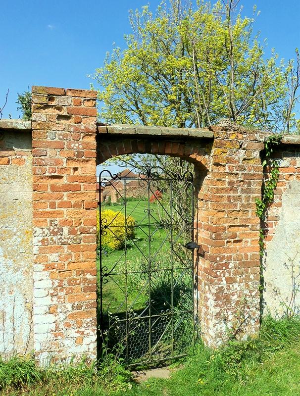GATEWAY IN THE CHURCHYARD