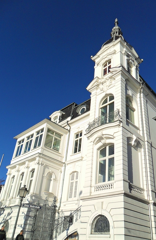 GRAND RIVERSIDE BUILDING