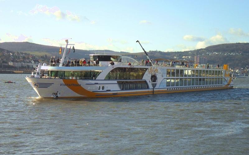 PLEASURE BOAT