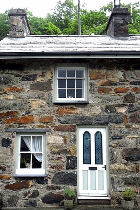 OLD MINERS COTTAGE . 1