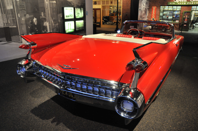 1959 Cadillac Series 62 Convertible ... Many believe the 1959 Cadillacs fins marked the climax of Detroits tail-fin era.