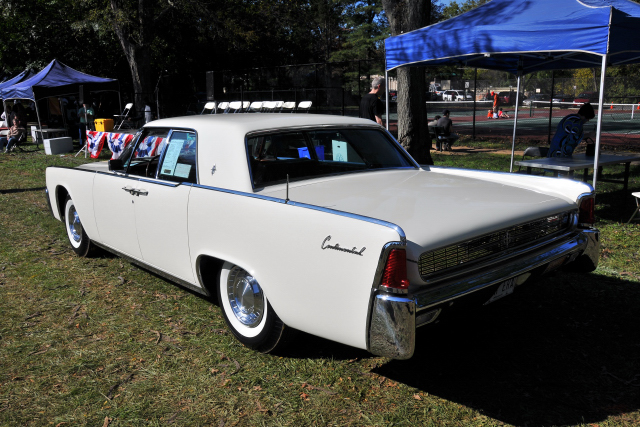 1962 Lincoln Continental 4-door sedan, Peoples Choice awardee (2669)