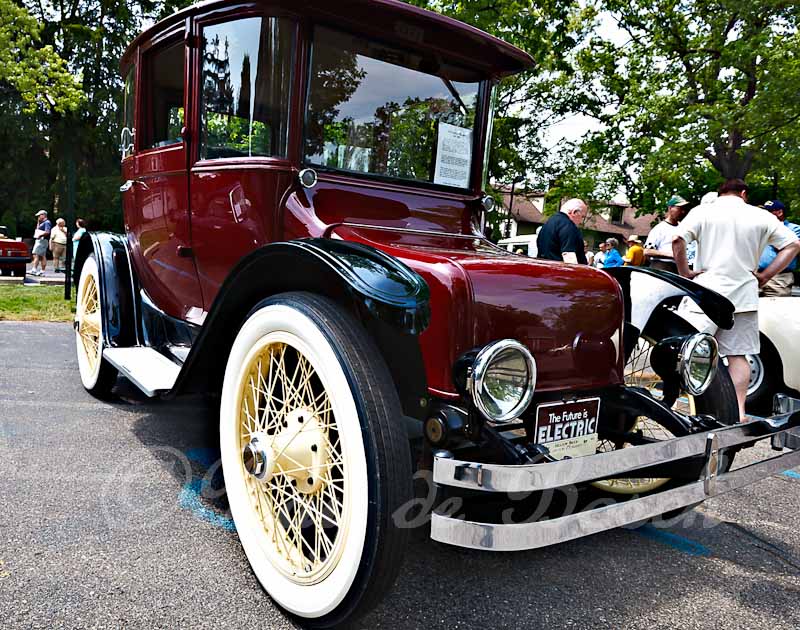An electric car of old
