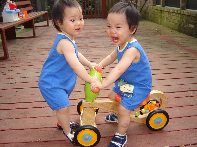 搶三輪車