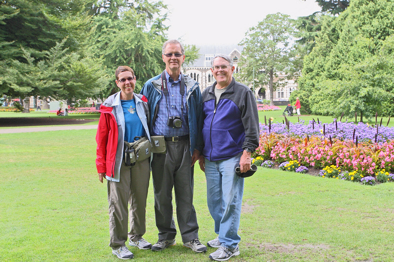 Mary Ann, Jeff and Bob at the Botanic Gardens (6670)