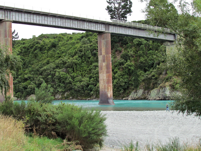 Bridge over the Waimakariri River (0318X)