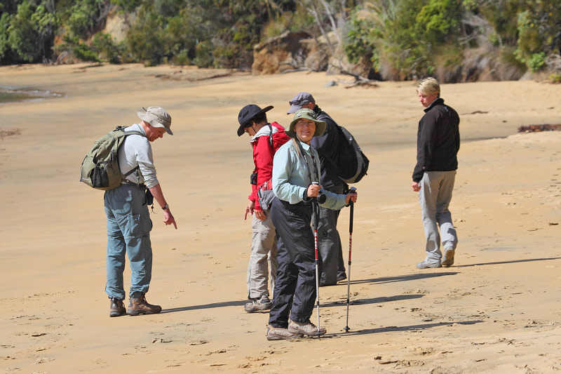 Walking on Sydney Cove Beach (9531)