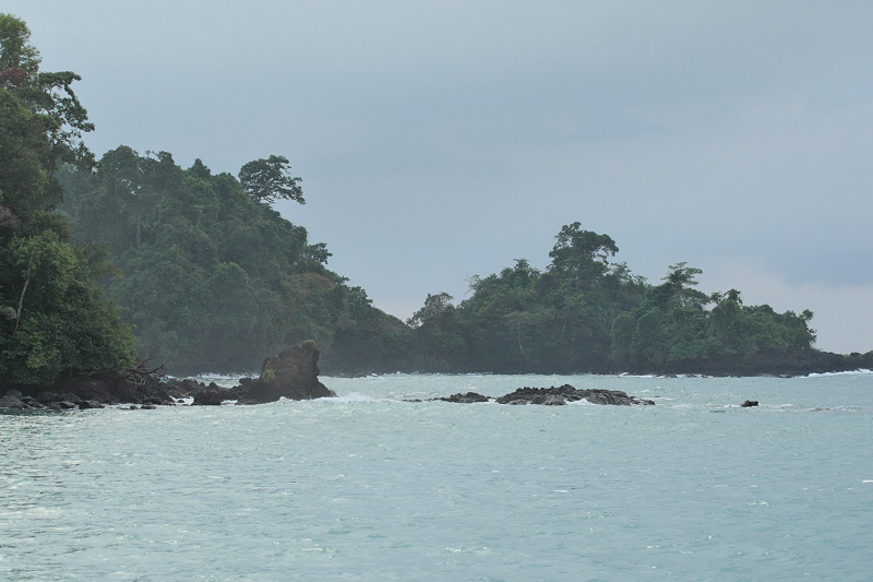 Shoreline at Manuel Antonio NP (9376)