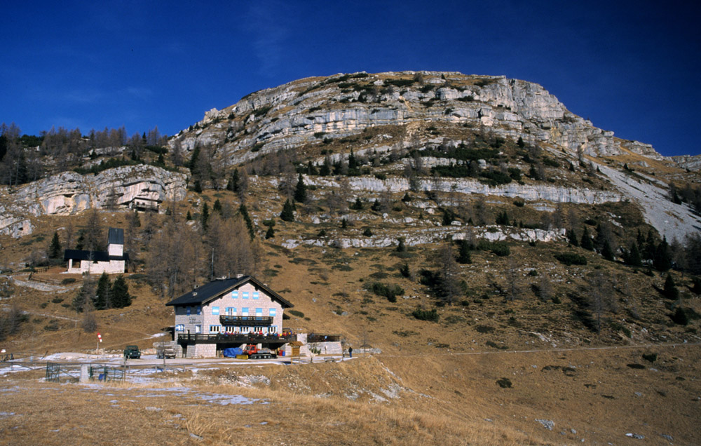 rifugio lancia. pasubio .jpg