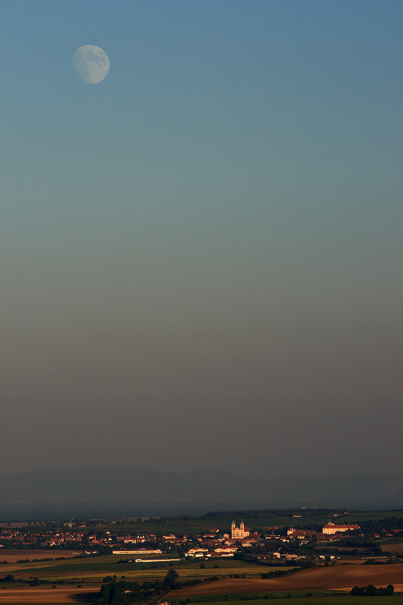 Valtice and Moon