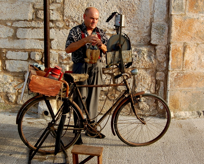 Old knife grinder