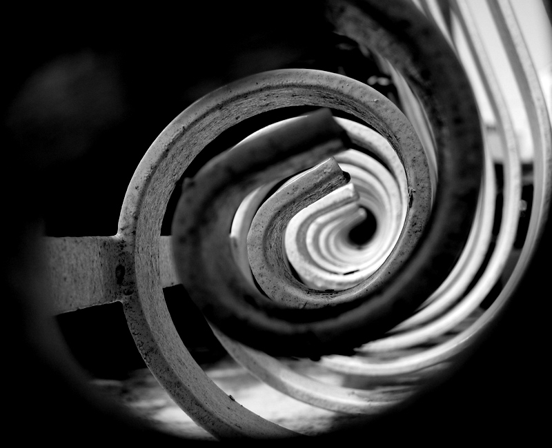 B&W  Round lines