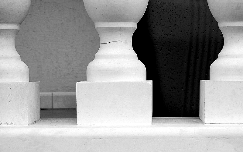 Abstract in b&w