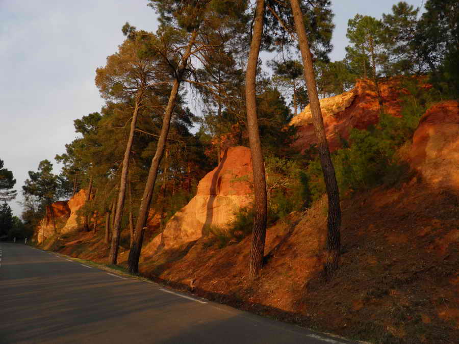 Les ocres de Roussillon au coucher du soleil