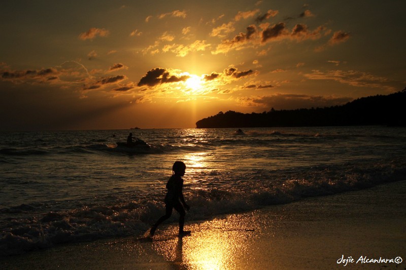 Glorious sunset in White Haven Beach