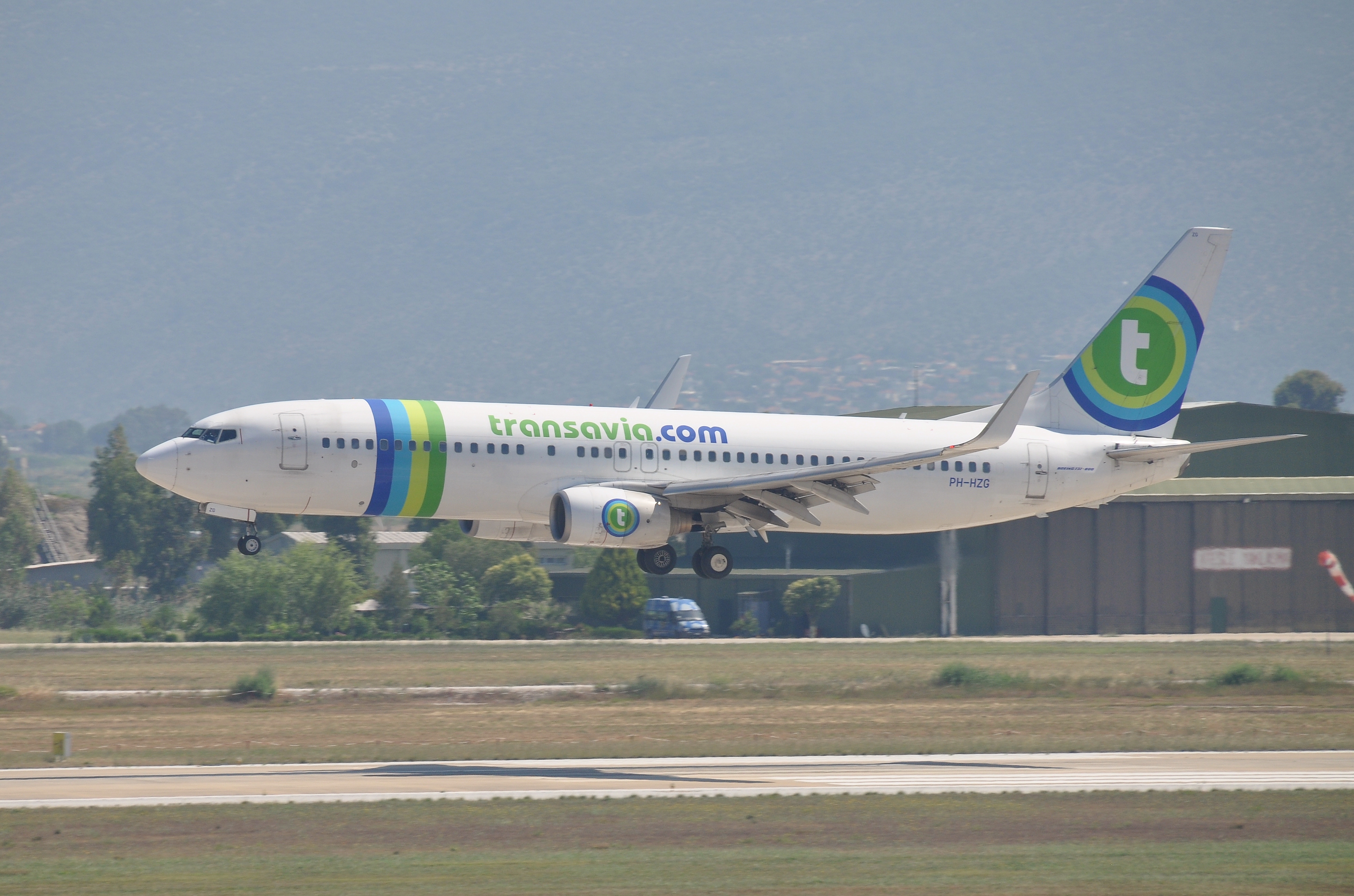 B.737-8K2 PH-HZG