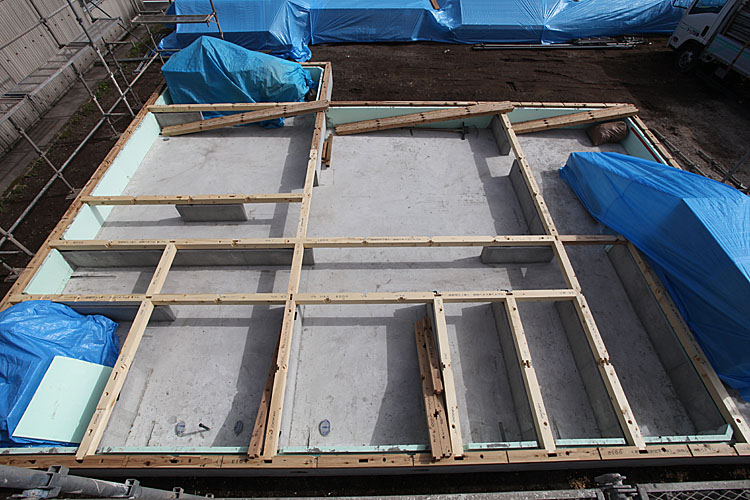 IMG_3782_concrete_and_floor joists.jpg