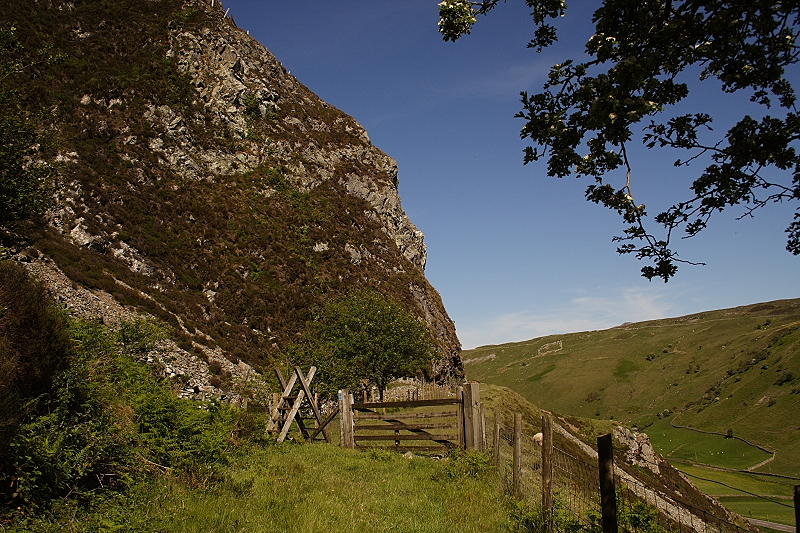 Y Garn Looking East